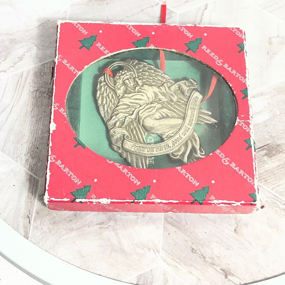 Reed & Barton Angel Ornament Peace on Earth Good Will Toward Men 1997 w/ Box